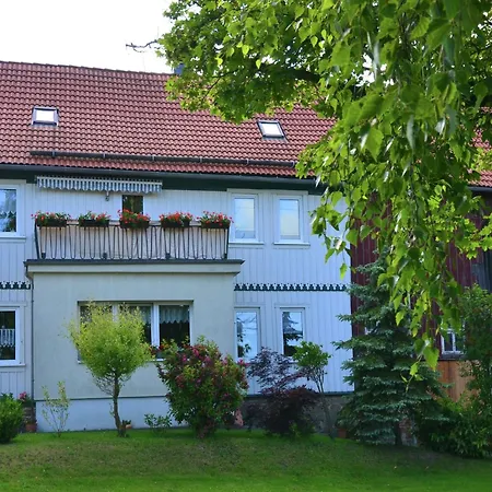 In Den Huettenroder Bergen